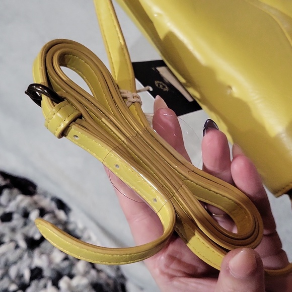 Universal Thread Yellow Crossbody Bag - Picture 11 of 14